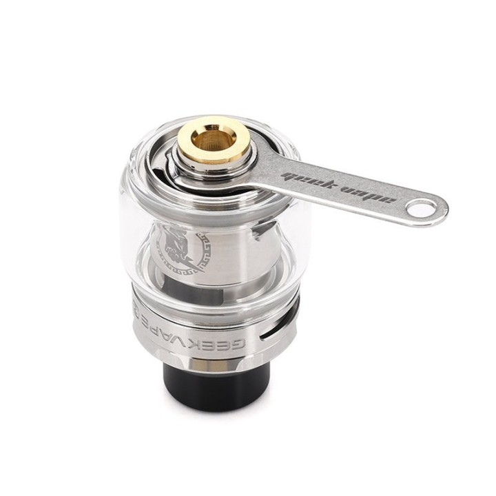 GeekVape T200 Atomizer tankı, metal ve cam detaylı, ayar aletli.
