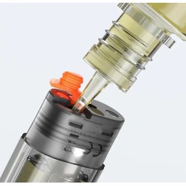 Aspire Vilter 2 Pod dolumu, e-likit ikmalini gösteren yakın çekim.